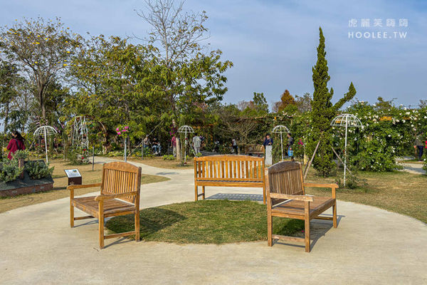 ▲▼台南雅聞湖濱療癒森林入園免門票景點，超美夢幻玫瑰花園、還有歐風泥作城堡。（圖／虎麗提供）