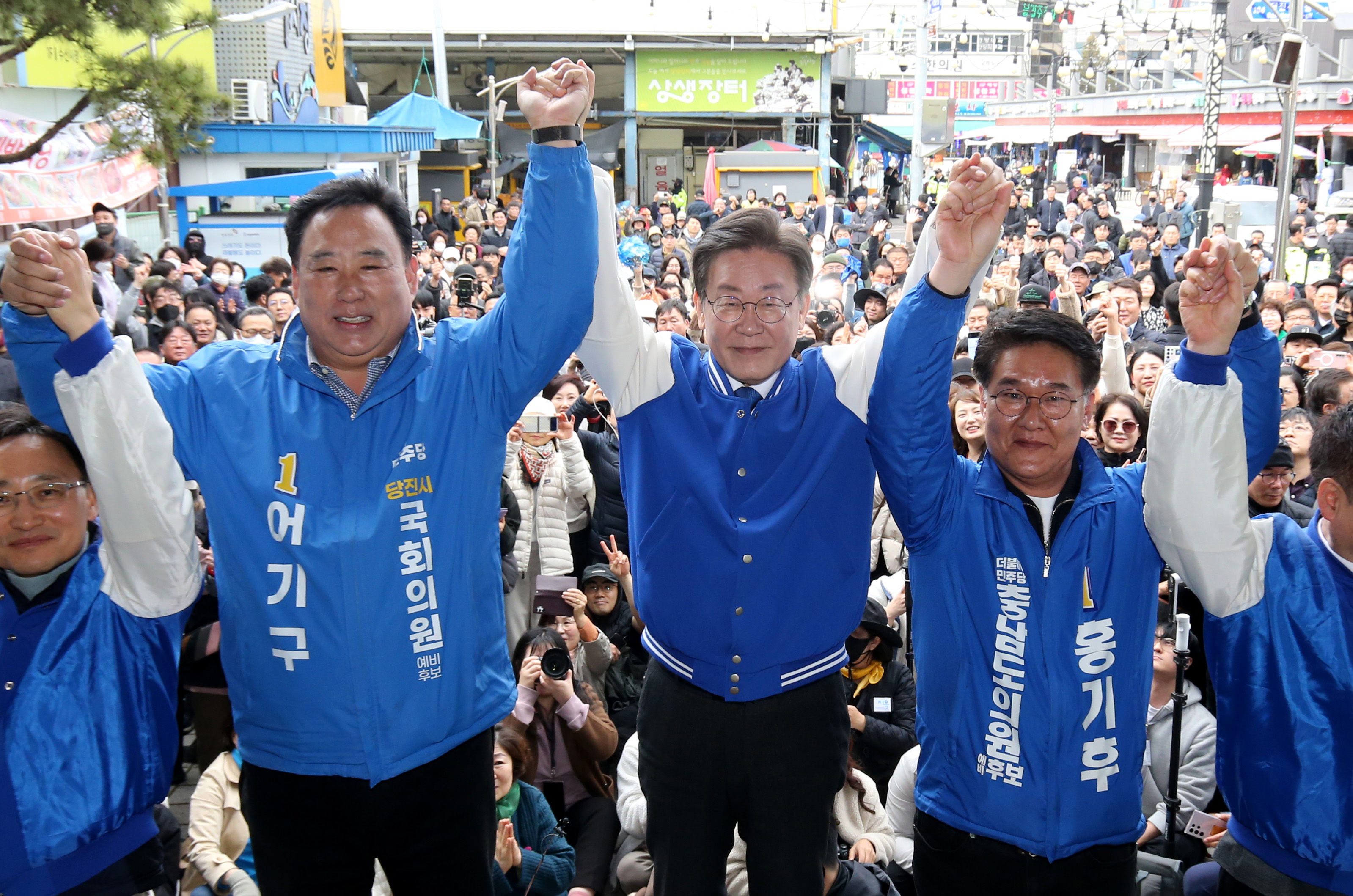 ▲▼南韓共同民主黨李在明22日前往忠清南道唐津市造勢。（圖／達志影像）
