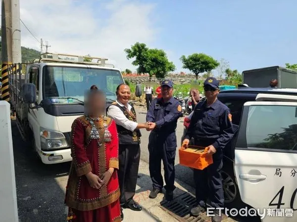 ▲警方協助存放結婚禮金。（圖／記者楊漢聲翻攝）