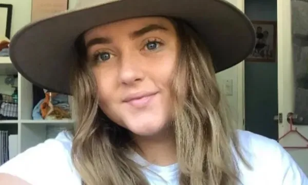 沒事常頭痛嘔吐　20歲女醒來發現突然無法說話「右半身癱瘓」。（圖／翻攝自募款網站GoFundMe）