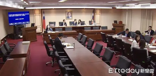 ▲▼   程序委員會 。（圖／翻攝國會頻道）