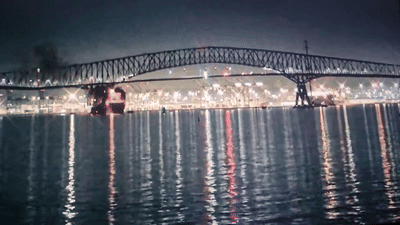 ▲▼ 美國馬里蘭州巴爾的摩「法蘭西斯史考特基大橋」（Francis Scott Key Bridge）遭貨船撞擊坍塌。（圖／翻攝自YouTube）