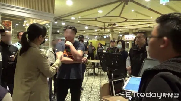 ▲信義警方證實以食安法約談寶林茶室負責人經理等4人到案說明。（圖／記者張君豪翻攝）