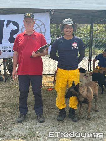 ▲台南市消防局搜救犬隊，成功通過2024年IRO瓦礫搜索中級認證。（圖／記者林東良翻攝，下同）