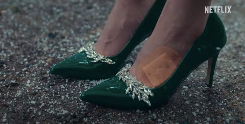  為何韓劇都愛「給鞋子特寫」？6個象徵解密：《黑暗榮耀》「綠色跟鞋」過半角色都穿過 