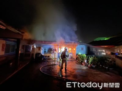 台南官田三合院暗夜傳火警　廚房狂竄烈焰...消防人員急搶救