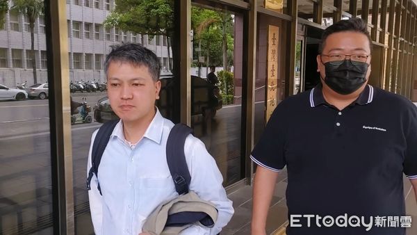 ▲▼與新竹市長高虹安同被起訴涉嫌貪污的前助理陳奐宇（左）、陳昱愷（右）。（圖／記者黃哲民攝）