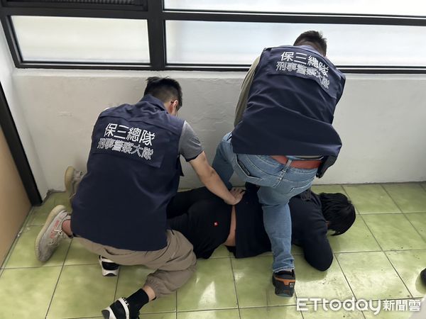 ▲▼招待食宿機票，跨國領大麻花毒郵包，2港人遭保三警逮捕。（圖／記者郭世賢翻攝）