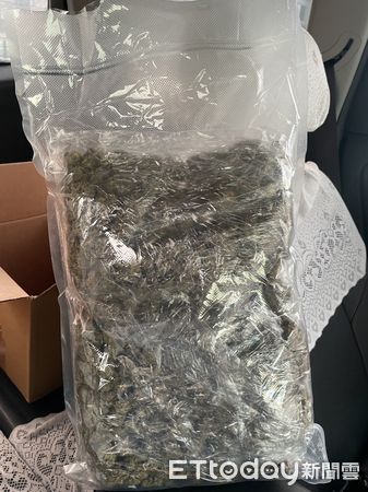 ▲▼招待食宿機票，跨國領大麻花毒郵包，2港人遭保三警逮捕。（圖／記者郭世賢翻攝）