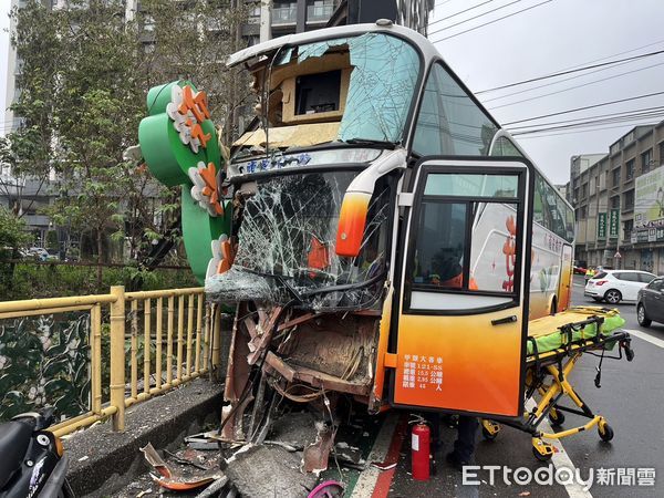 ▲▼竹東高中校車車禍。（圖／記者陳凱力翻攝）