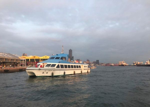 ▲▼高鐵國旅聯票推出高金棧遊港夕陽線遊船行程。（圖／台灣高鐵）