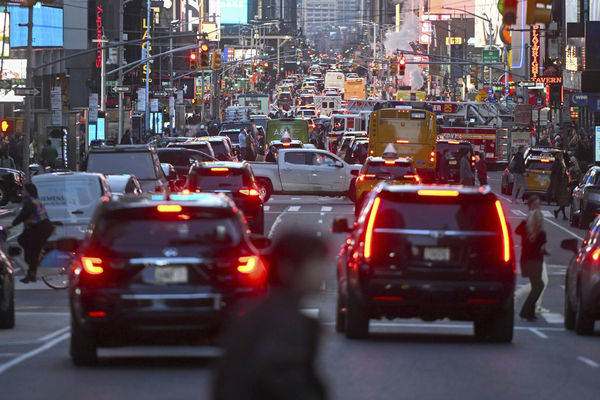 ▲▼美國紐約市塞車問題嚴重。圖為時報廣場（Times Square）第七大道（Seventh Avenue）往南道路的景象。（圖／達志影像／美聯社）