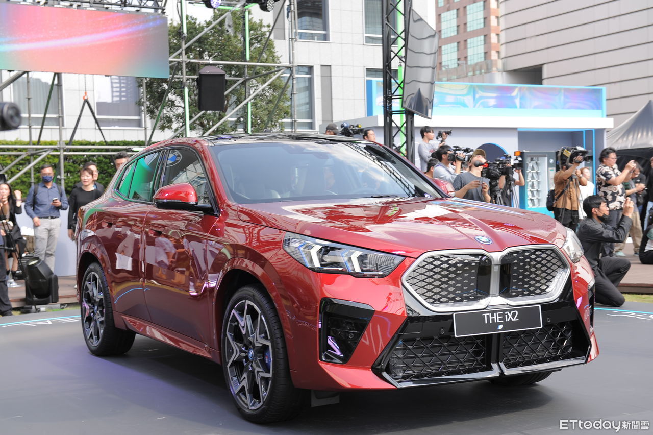 ▲BMW X2、iX2電動跑旅上市。（圖／記者林鼎智攝）