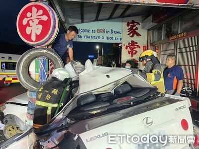 快訊／台東轎車自撞「男女重傷不治」　車體嚴重扭曲、碎片四散