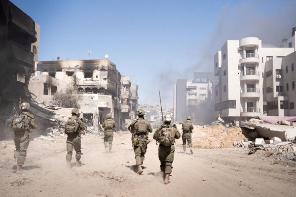 ▲▼以色列士兵在加薩走廊執行武裝行動。（圖／路透）