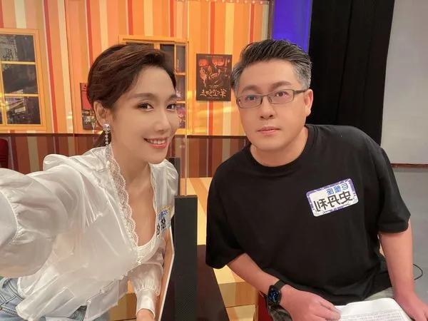 (外送稿用)▲依依和史丹利離婚。（圖／翻攝自依依臉書）