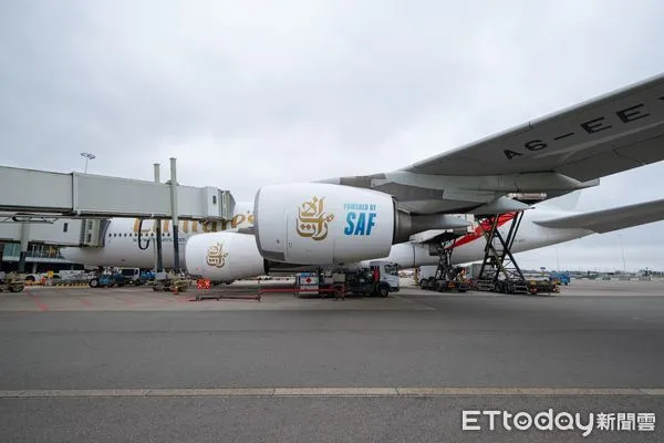 ▲阿聯酋航空去年10月已將SAF整合到杜拜機場的燃油系統並應用於多架航班上；目前，自巴黎、里昂和奧斯陸出發的航班也已開始使用SAF。（圖／業者提供）