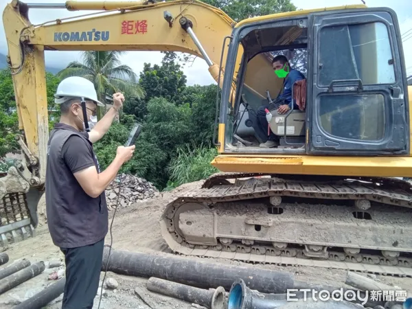 ▲花蓮縣政府逐步將營建工程施工機具納入檢測輔導範疇，改善黑煙排放問題。（圖／花蓮縣政府提供，下同）