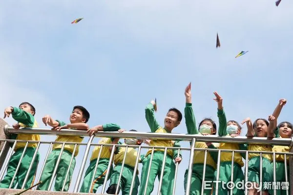 ▲▼   嘉市府送上「翻轉上下課時間」驚喜 學生歡慶兒童節Fun心玩！   。（圖／嘉義市政府提供）