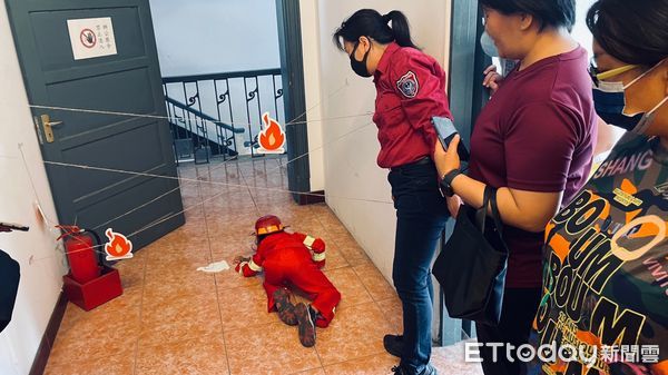 ▲台南新生命青年教會與台南市消防局第七大隊中正分隊合作，舉辦消防職人體驗活動。（圖／記者林東良翻攝，下同）