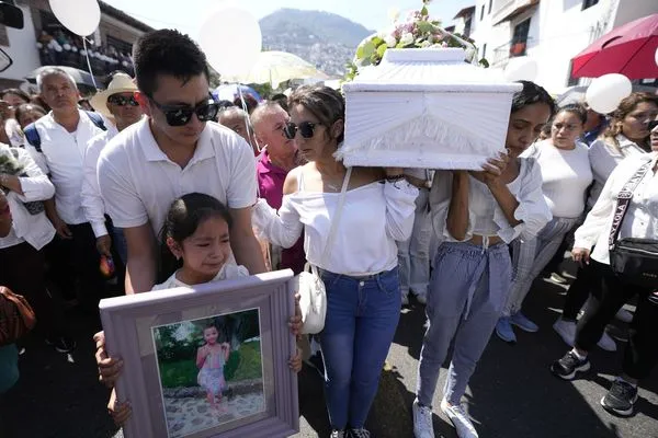 ▲▼墨西哥8歲女童遭性侵殺害，家屬將兇嫌痛毆致死。（圖／達志影像／美聯社）