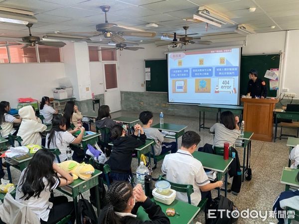 ▲▼   水上警入校宣導 加強學生識詐能力   。（圖／記者翁伊森翻攝）