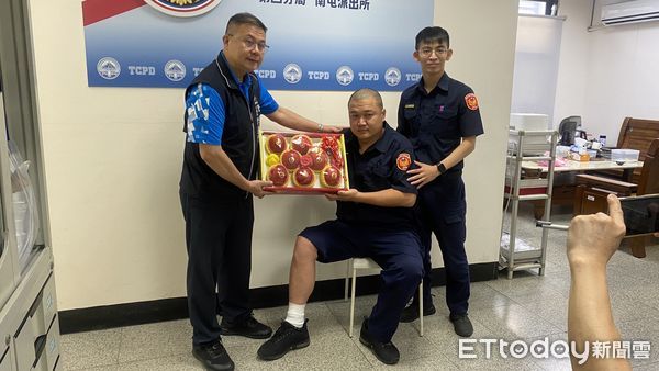 ▲▼男子在夜店狂歡後，開著保時捷酒駕撞倒警用機車，員勇負傷逮捕3人。（圖／民眾提供，下同）