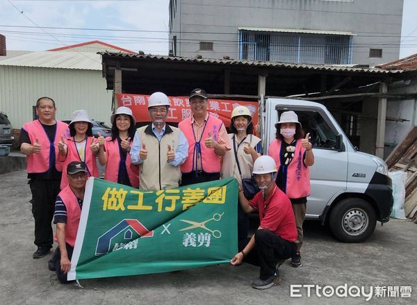 ▲台南市勞工局「做工行善團」，假日再度啟航為勞工弱勢族群修屋，31日兵分三路，前往柳營區、南區施工及前往仁德、永康、麻豆等4戶弱勢會勘房屋。（圖／記者林東良翻攝，下同）