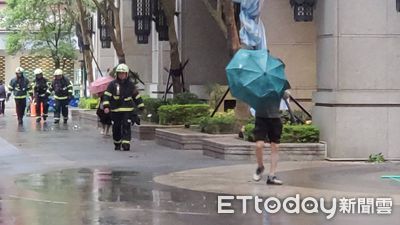 猛烈風雨狂襲台北！消防局1小時接獲18起路樹倒塌　3人受傷