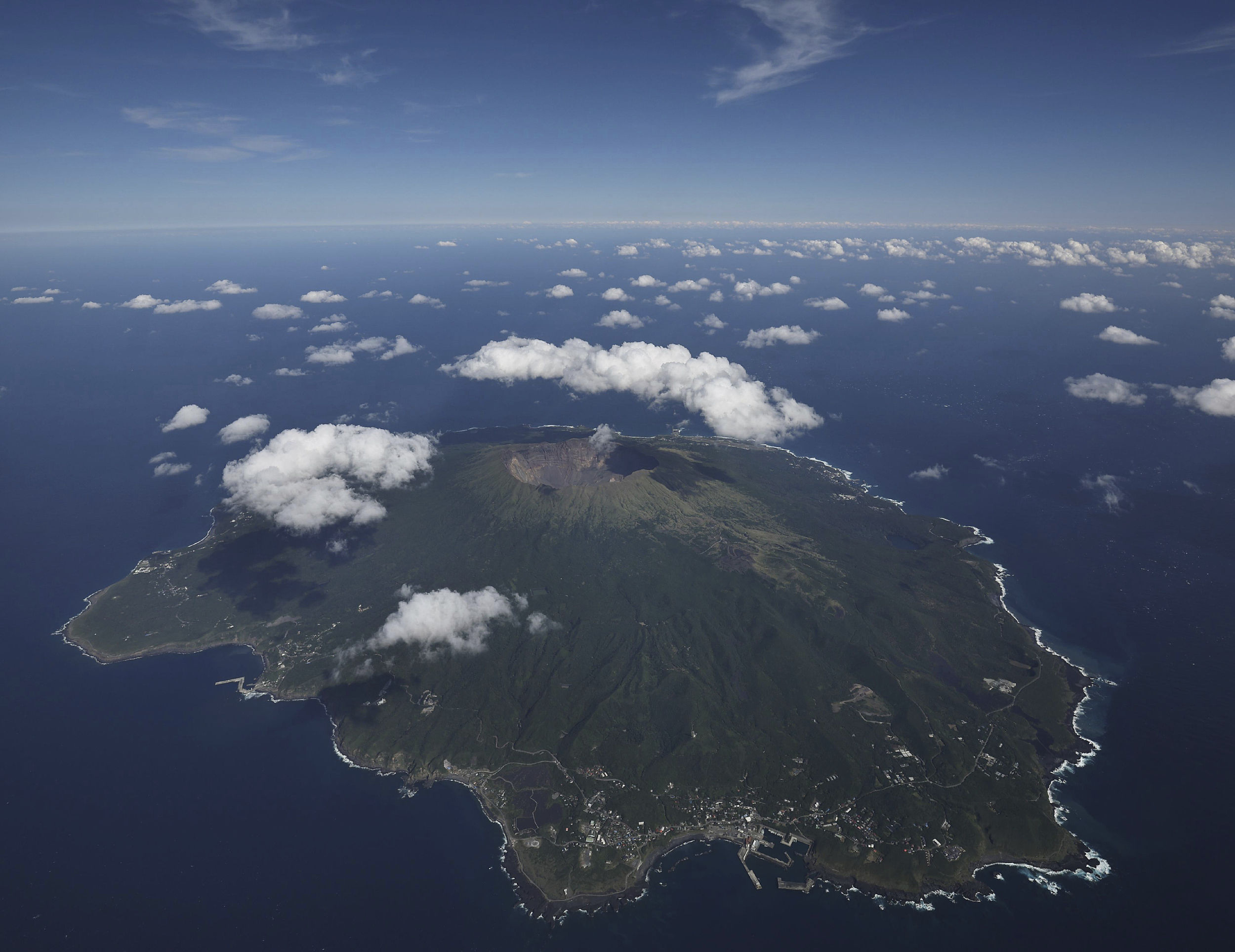 ▲▼日本伊豆群島三宅島為一座火山島。（圖／VCG）