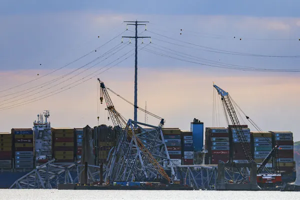 ▲▼凱伊橋的殘骸清理作業正在進行中。（圖／達志影像／美聯社）