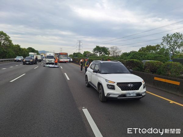 ▲▼國道3號南向56.5公里6車追撞             。（圖／記者楊淑媛攝）