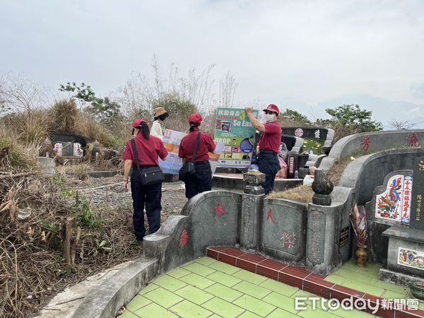 ▲潮州消防分隊公墓防火宣導            。（圖／記者陳崑福翻攝）