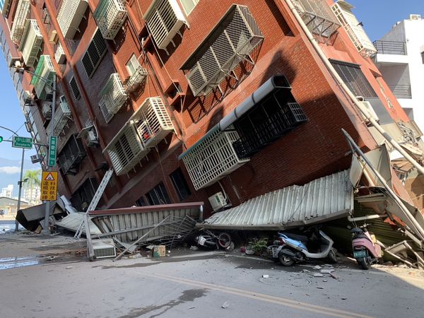 ▲從麗翔飯店看出去的震後情況，令人怵目驚心。（圖／麗翔飯店提供）