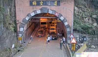地震過8小時「錦文隧道還卡一堆人」！網喊：已經算幸運了