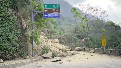 太魯閣國家公園坍方　「土石堆斷路」畫面曝光