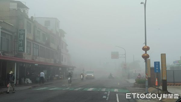 ▲▼       霧鎖金門      。（圖／記者林名揚翻攝）