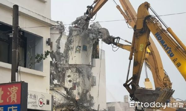 ▲▼       北濱街民宅拆除      。（圖／記者黃彥傑翻攝）
