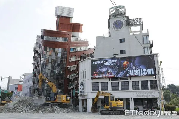 ▲▼花蓮地震天王星大樓倒塌。（圖／記者湯興漢攝）