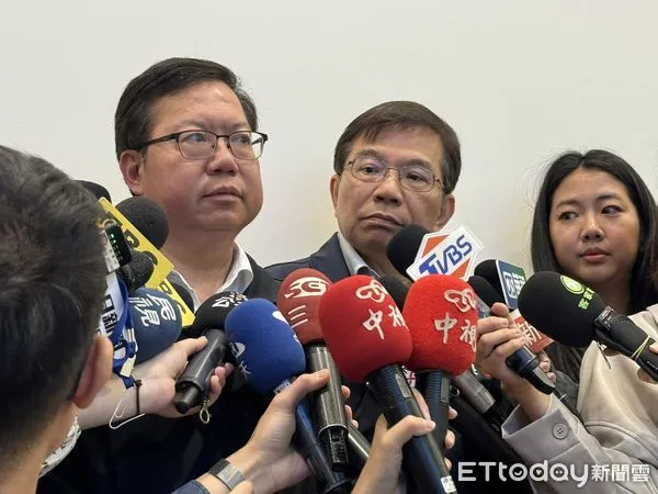 ▲▼行政院副院長鄭文燦、交通部長王國材視察清明疏運。（圖／記者李姿慧攝）