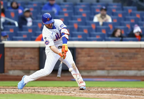 ▲▼「北極熊」阿隆索（Pete Alonso）敲出追平轟。（圖／達志影像／美聯社）