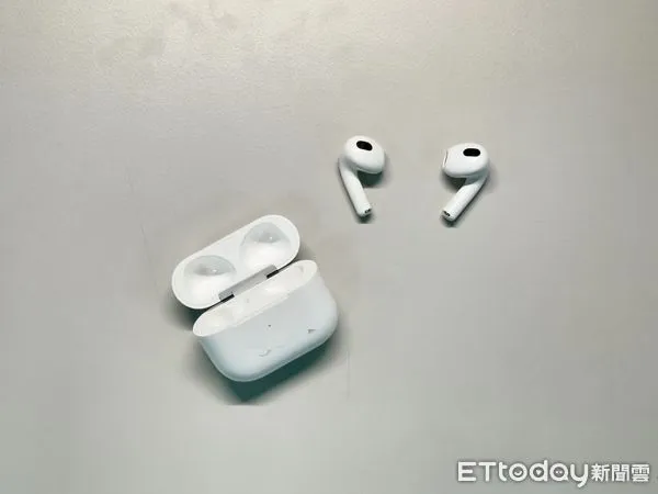 ▲台南市警四分局華平派出所據報，透過與被害人合作，利用皮包內「Airpods」定位功能，循線查獲涉嫌行竊的45歲陳姓竊嫌。（圖／記者林東良翻攝，下同）