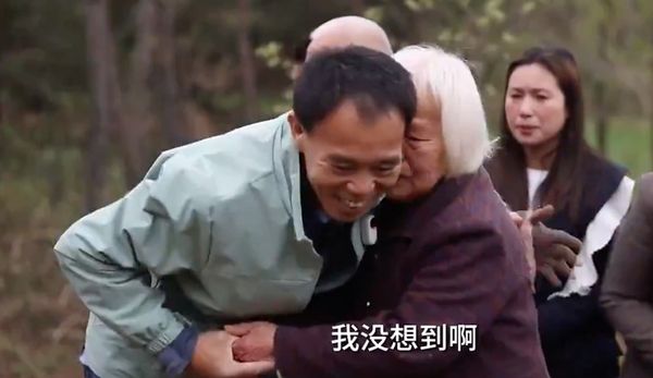 ▲▼ 高雄里長劉德文繼續送老兵骨灰回大陸老家落葉歸根            。（圖／翻攝 極目新聞）