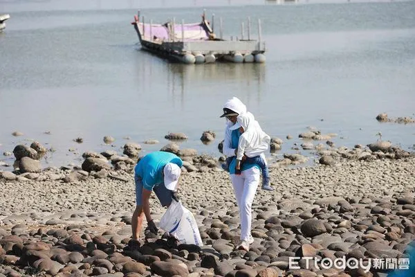 ▲▼海龍離岸風電計畫（Hai Long Offshore Wind Project）號召同仁淨灘，守護彰化伸港海岸線。（圖／海龍計畫提供）