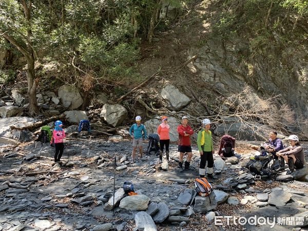 ▲5人登山隊攀登能高安東軍、縱走萬大南溪受困獲救。（圖／記者高堂堯翻攝，下同）