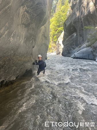 ▲5人登山隊攀登能高安東軍、縱走萬大南溪受困獲救。（圖／記者高堂堯翻攝）