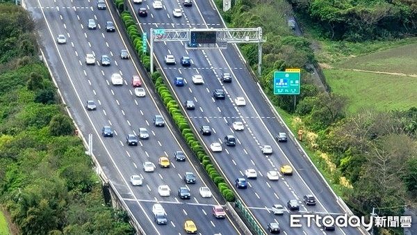 ▲▼國道，高速公路，北返車潮，塞車，返鄉車潮。（示意圖／資料照）