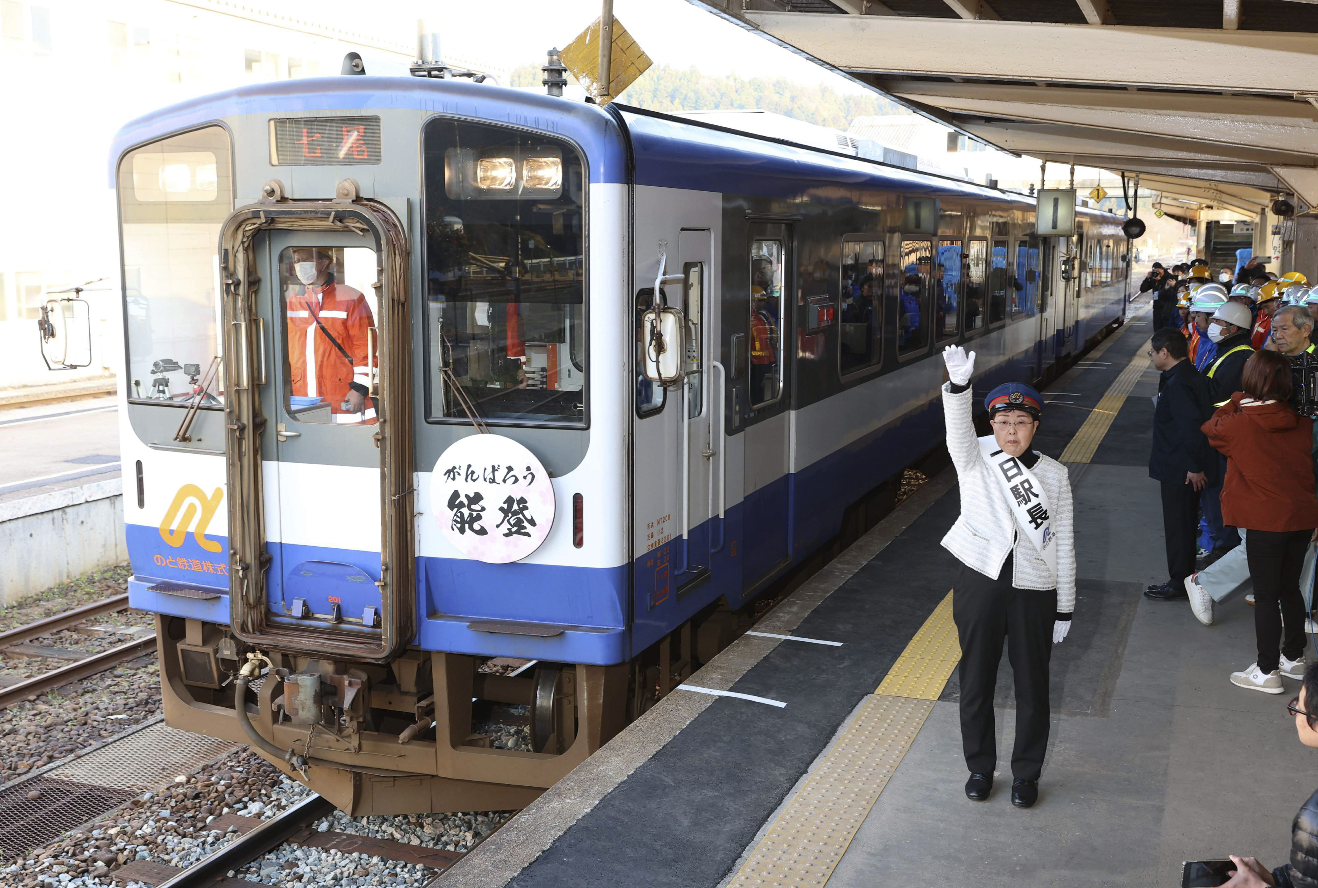 ▲▼日本石川縣能登鐵道6日全線復駛。（圖／達志影像／美聯社）