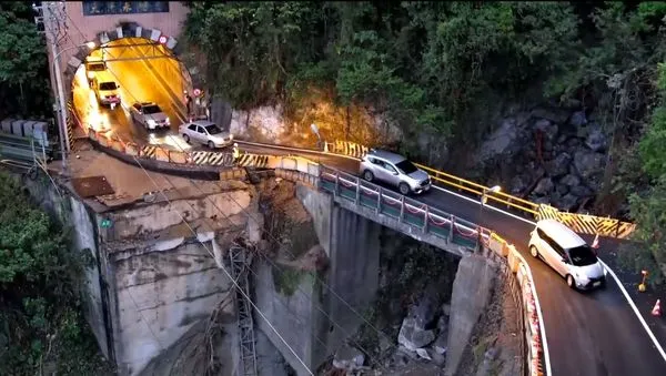 ▲▼台9線蘇花公路下清水橋斷橋阻斷，公路局整建舊蘇花第七號橋（1932）做替代道路。（圖／翻攝自Facebook／王國材臉書）