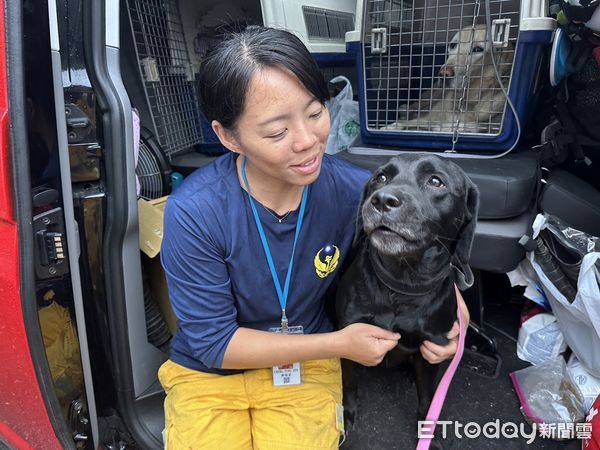 ▲▼高雄特搜5女隊員前進花蓮災區協助救災。（圖／記者賴文萱翻攝）